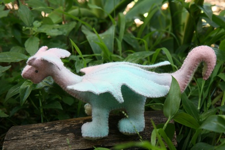 Taraleigh's Dragon, Pink & Aqua Blend