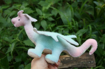 Taraleigh's Dragon, Pink & Aqua Blend